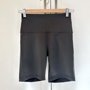 TNA Action Cheeky Hi-rise 7" Short